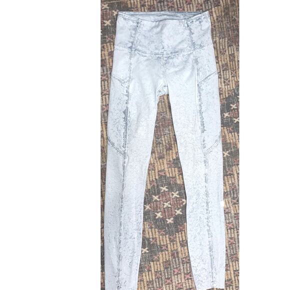 Lululemon Light Blue/Grey Pebble Tone Leggings Size 4 - Picture 1 of 7